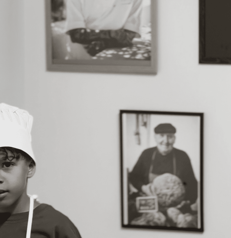 timos zacharatos Holder 12 1