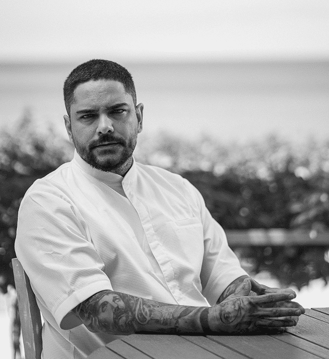 timos zacharatos Holder 2 1